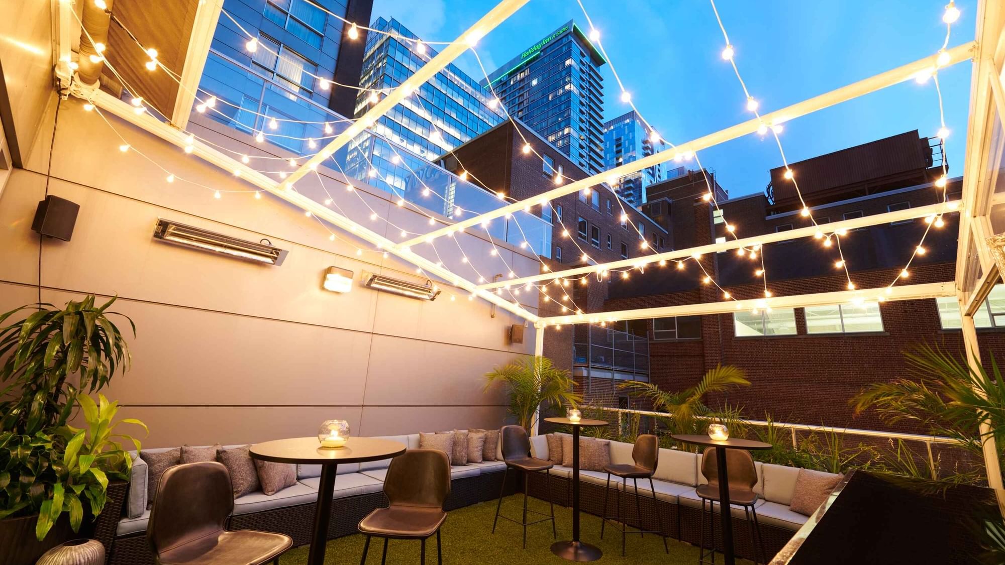 Holla App Me Now - Live Video Call & Revolutionize Messaging with Real Time.